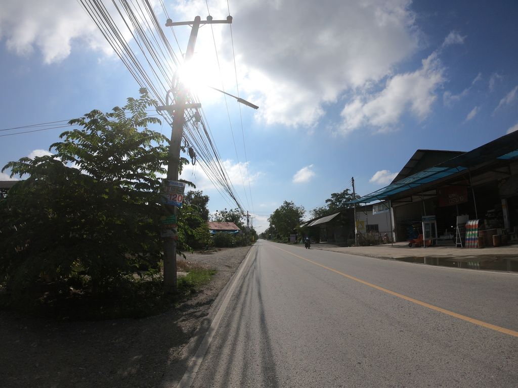 ภาพถนนตรงที่ BBC M ChiangMai ตั้งอยู่ ถ่ายโดย chanuwath_grab พ.ศ. 2562 (2019) · A street-level view of where BBC M ChiangMai stands, by chanuwath_grab in 2562 (2019)