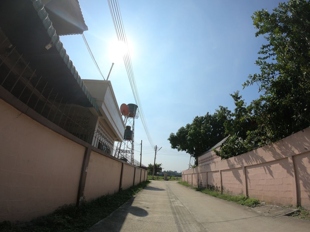 ภาพถนนตรงที่ Yoo En Care สาขาเชียงใหม่ ตั้งอยู่ ถ่ายโดย chanuwath_grab พ.ศ. 2562 (2019) · A street-level view of where Yoo En Care สาขาเชียงใหม่ stands, by chanuwath_grab in 2562 (2019)