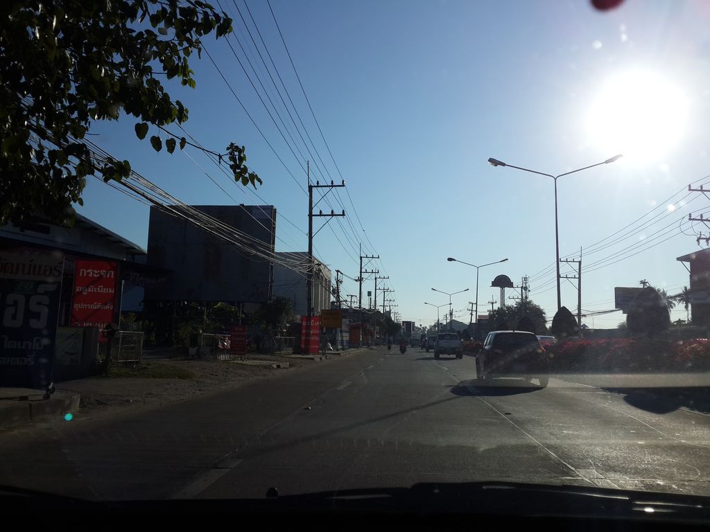 ภาพถนนตรงที่ ชัยณรงค์การเบาะ ตั้งอยู่ ถ่ายโดย mishari พ.ศ. 2557 (2014) · A street-level view of where ชัยณรงค์การเบาะ · Chai Narong Kanbo stands, by mishari in 2557 (2014)
