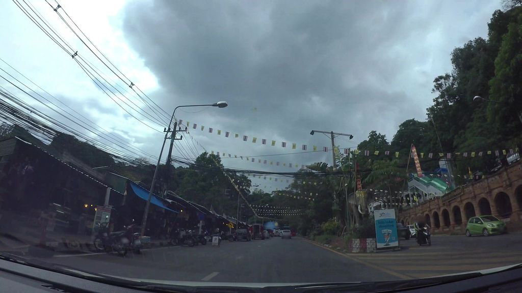 ภาพถนนตรงที่ Hao Hao Chi ตั้งอยู่ ถ่ายโดย kaart_3 พ.ศ. 2562 (2019) · A street-level view of where Hao Hao Chi stands, by kaart_3 in 2562 (2019)
