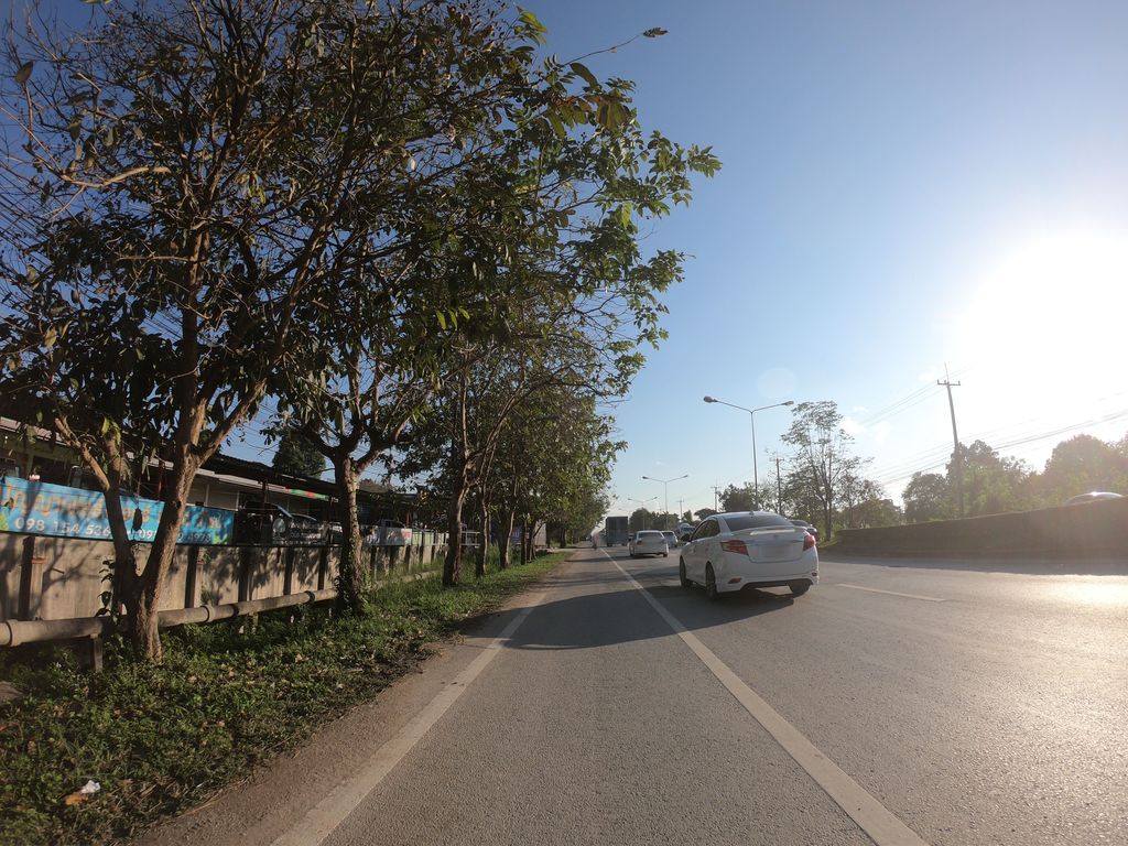 ภาพถนนตรงที่ ปัญญาเฟอร์นิเจอร์ แอนด์ ดีไซน์ ตั้งอยู่ ถ่ายโดย chanuwath_grab พ.ศ. 2562 (2019) · A street-level view of where ปัญญาเฟอร์นิเจอร์ แอนด์ ดีไซน์ · Panya Furniture & Design stands, by chanuwath_grab in 2562 (2019)