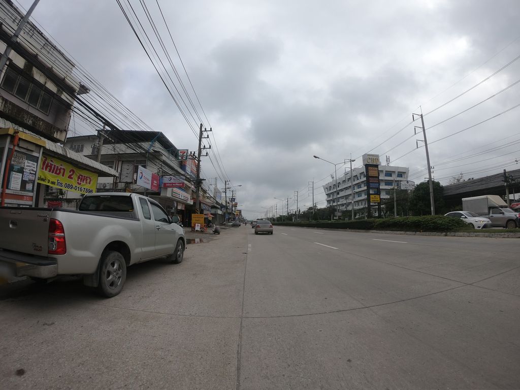ภาพถนนตรงที่ บราเธอร์คลินิก brother clinic ตั้งอยู่ ถ่ายโดย chanuwath_grab พ.ศ. 2562 (2019) · A street-level view of where บราเธอร์คลินิก brother clinic stands, by chanuwath_grab in 2562 (2019)