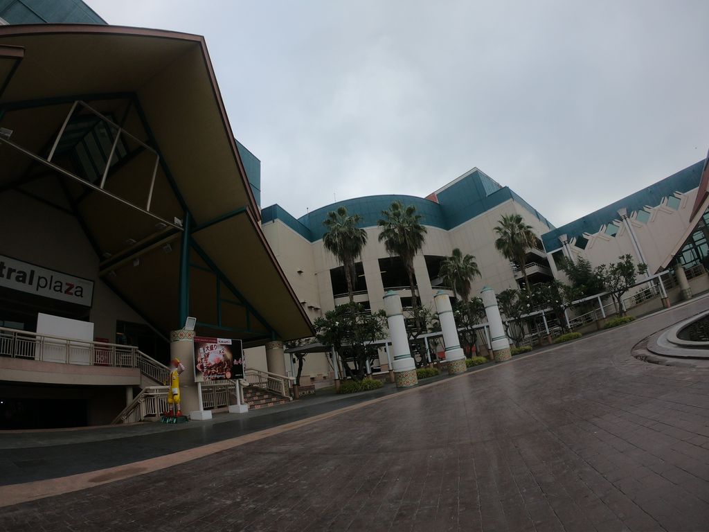 ภาพถนนตรงที่ Slim Up Center ตั้งอยู่ ถ่ายโดย chanuwath_grab พ.ศ. 2562 (2019) · A street-level view of where Slim Up Center stands, by chanuwath_grab in 2562 (2019)