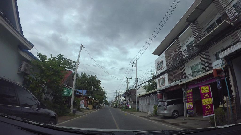 ภาพถนนตรงที่ Laluna Music School Hang Dong ตั้งอยู่ ถ่ายโดย kaart_3 พ.ศ. 2562 (2019) · A street-level view of where Laluna Music School Hang Dong stands, by kaart_3 in 2562 (2019)