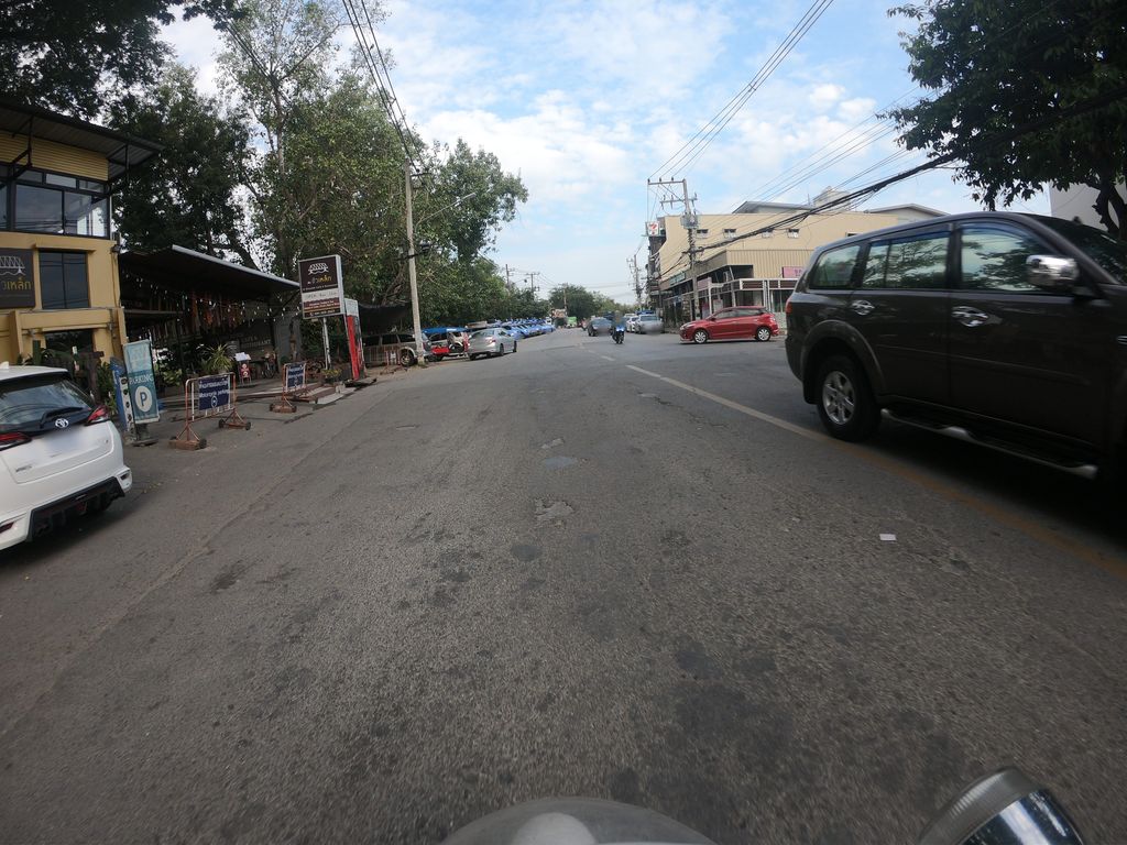 ภาพถนนตรงที่ The Old Chiang Mai ตั้งอยู่ ถ่ายโดย chanuwath_grab พ.ศ. 2562 (2019) · A street-level view of where The Old Chiang Mai stands, by chanuwath_grab in 2562 (2019)