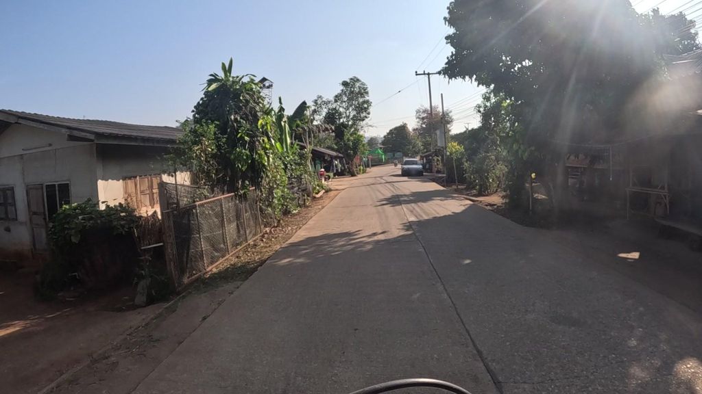 ภาพถนนตรงที่ ปางขุม กรีน ฟาร์ม สะเมิง ตั้งอยู่ ถ่ายโดย julcnx พ.ศ. 2567 (2024) · A street-level view of where ปางขุม กรีน ฟาร์ม สะเมิง · Pang Khum Green Farm Samoeng stands, by julcnx in 2567 (2024)