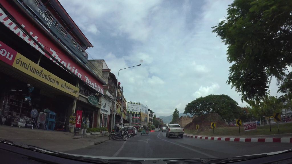 ภาพถนนตรงที่ Elephant Riding Chiang Mai ตั้งอยู่ ถ่ายโดย kaart_3 พ.ศ. 2562 (2019) · A street-level view of where Elephant Riding Chiang Mai stands, by kaart_3 in 2562 (2019)