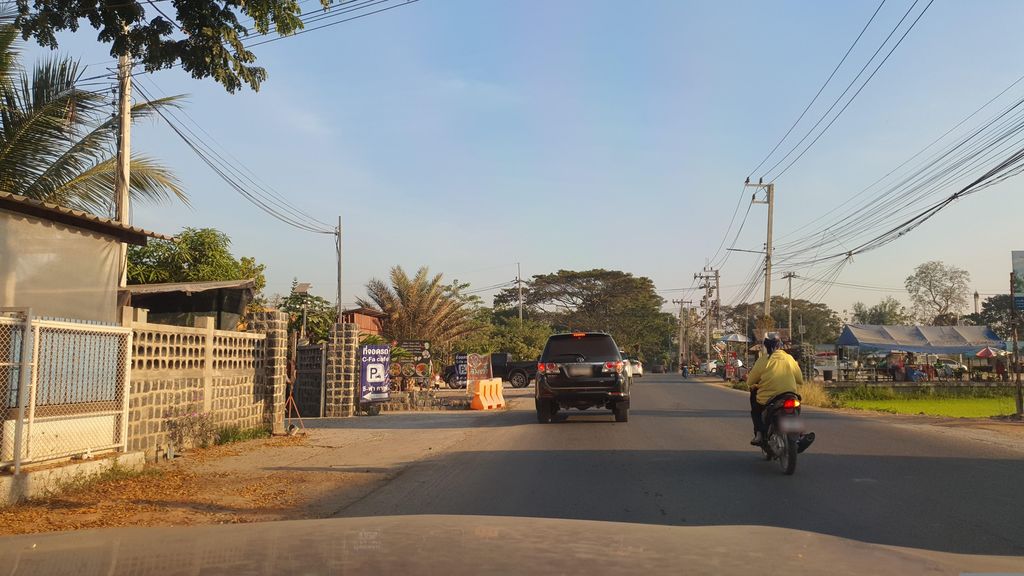 ภาพถนนตรงที่ 米干店 ตั้งอยู่ ถ่ายโดย jrcarlsen พ.ศ. 2566 (2023) · A street-level view of where 米干店 stands, by jrcarlsen in 2566 (2023)