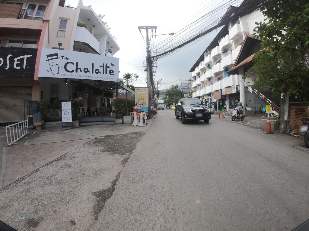 ภาพถนนตรงที่ เคียงมอคอนโดมิเนียม 1 Kiangmor Condominium 1 ตั้งอยู่ ถ่ายโดย chanuwath_grab พ.ศ. 2562 (2019) · A street-level view of where เคียงมอคอนโดมิเนียม 1 Kiangmor Condominium 1 stands, by chanuwath_grab in 2562 (2019)