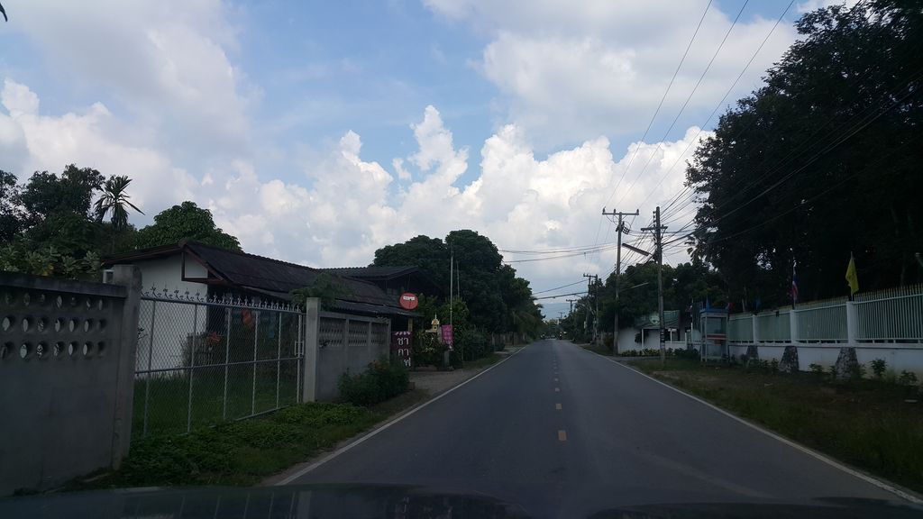 ภาพถนนตรงที่ ไบโอเซฟ โปรดักส์ ตั้งอยู่ ถ่ายโดย jrcarlsen พ.ศ. 2560 (2017) · A street-level view of where ไบโอเซฟ โปรดักส์ · Baiosep Prodak stands, by jrcarlsen in 2560 (2017)