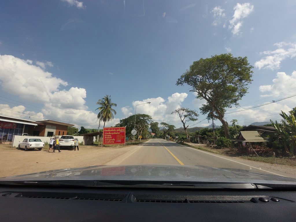 ภาพถนนตรงที่ มิสเตอร์นู้ดเดิ้ล ตั้งอยู่ ถ่ายโดย mishari พ.ศ. 2563 (2020) · A street-level view of where มิสเตอร์นู้ดเดิ้ล · Mister Nutdoen stands, by mishari in 2563 (2020)
