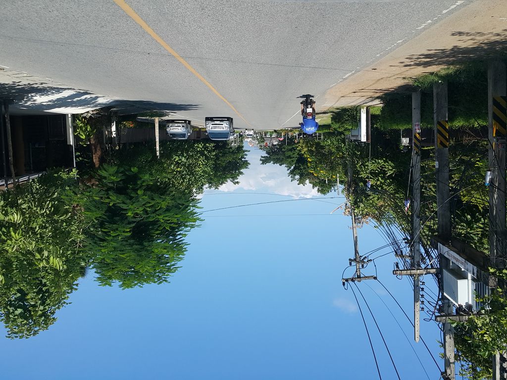 ภาพถนนตรงที่ Whatever Cafe ตั้งอยู่ ถ่ายโดย jrcarlsen พ.ศ. 2558 (2015) · A street-level view of where Whatever Cafe stands, by jrcarlsen in 2558 (2015)