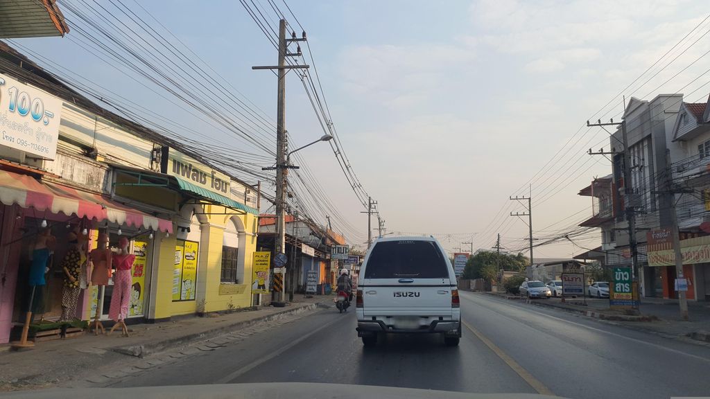 ภาพถนนตรงที่ เครื่องคิดเงิน Pos เชียงใหม่ ตั้งอยู่ ถ่ายโดย jrcarlsen พ.ศ. 2566 (2023) · A street-level view of where เครื่องคิดเงิน Pos เชียงใหม่ stands, by jrcarlsen in 2566 (2023)