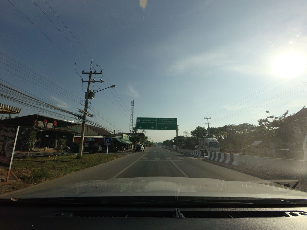 ภาพถนนตรงที่ โก้งมาจุ่ม&มาเมา ตั้งอยู่ ถ่ายโดย mishari พ.ศ. 2564 (2021) · A street-level view of where โก้งมาจุ่ม&มาเมา · Kongmachum&mamao stands, by mishari in 2564 (2021)