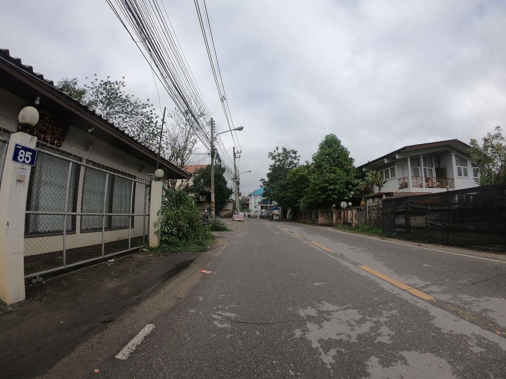 ภาพถนนตรงที่ Kitano Yakiniku ตั้งอยู่ ถ่ายโดย chanuwath_grab พ.ศ. 2562 (2019) · A street-level view of where Kitano Yakiniku stands, by chanuwath_grab in 2562 (2019)