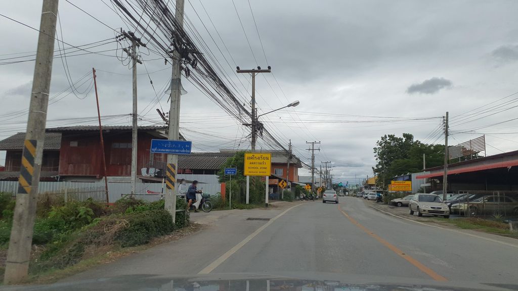 ภาพถนนตรงที่ Coffee House PLNT ตั้งอยู่ ถ่ายโดย jrcarlsen พ.ศ. 2564 (2021) · A street-level view of where Coffee House PLNT stands, by jrcarlsen in 2564 (2021)
