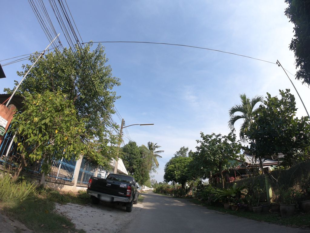 ภาพถนนตรงที่ Collection O Room Lanna Hotel ตั้งอยู่ ถ่ายโดย chanuwath_grab พ.ศ. 2562 (2019) · A street-level view of where Collection O Room Lanna Hotel stands, by chanuwath_grab in 2562 (2019)