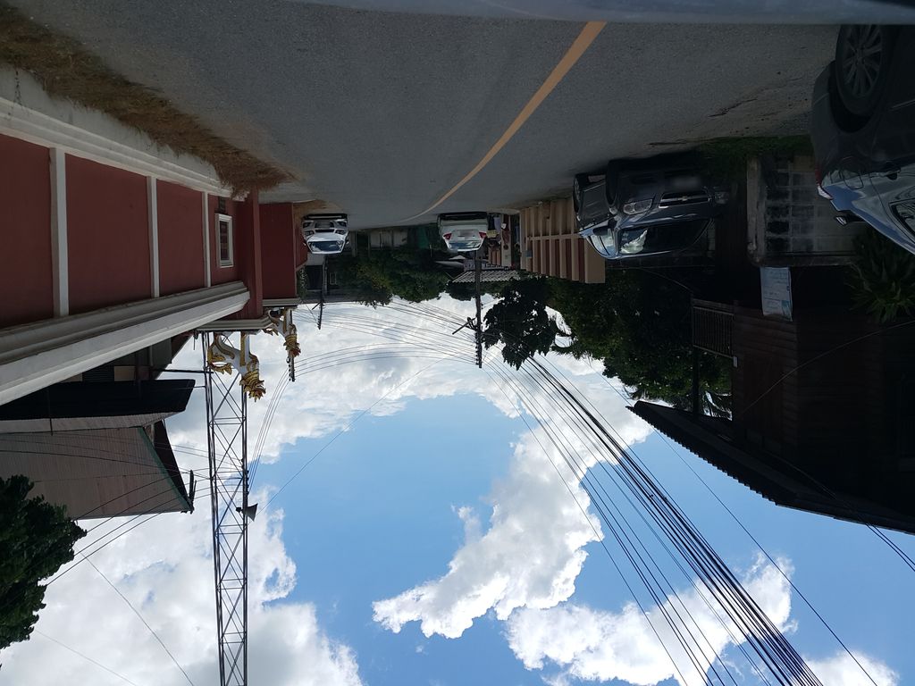 ภาพถนนตรงที่ CM pork shop ตั้งอยู่ ถ่ายโดย jrcarlsen พ.ศ. 2558 (2015) · A street-level view of where CM pork shop stands, by jrcarlsen in 2558 (2015)