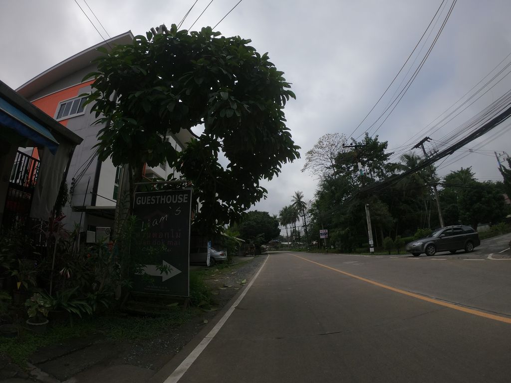 ภาพถนนตรงที่ Krozter ตั้งอยู่ ถ่ายโดย chanuwath_grab พ.ศ. 2562 (2019) · A street-level view of where Krozter stands, by chanuwath_grab in 2562 (2019)
