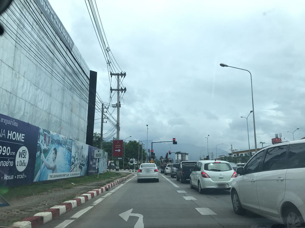 ภาพถนนตรงที่ OMC elevator สาขาเชียงใหม่ ตั้งอยู่ ถ่ายโดย prasert พ.ศ. 2561 (2018) · A street-level view of where OMC elevator สาขาเชียงใหม่ stands, by prasert in 2561 (2018)