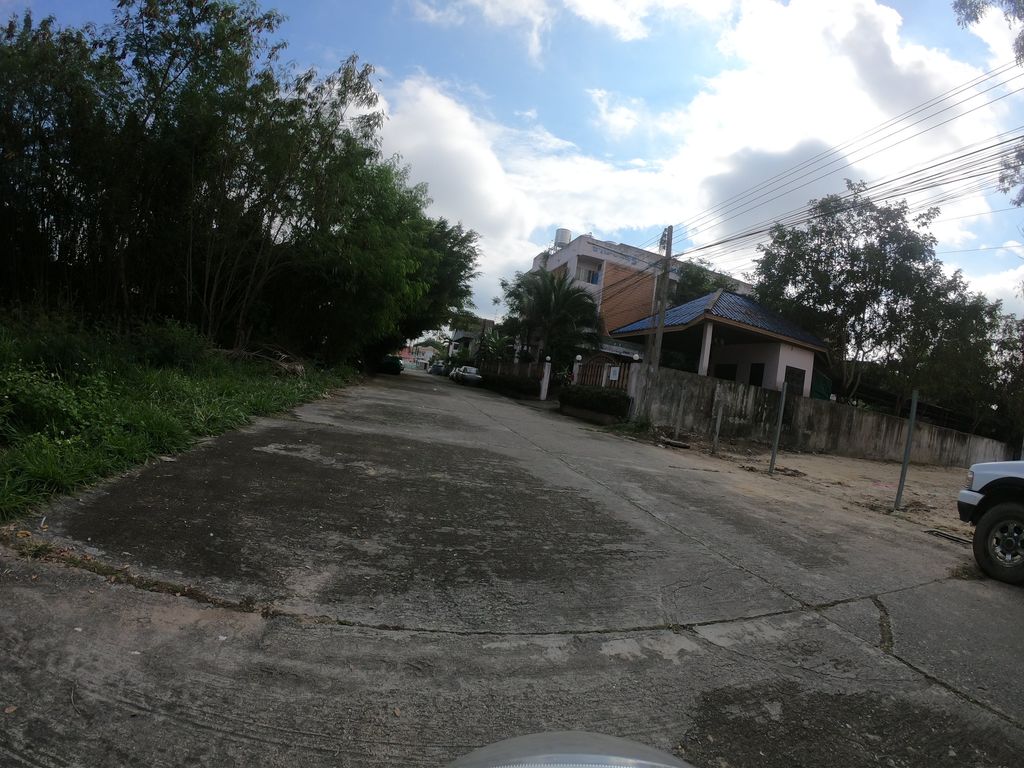 ภาพถนนตรงที่ ซักเบาะรถยนต์ ตั้งอยู่ ถ่ายโดย chanuwath_grab พ.ศ. 2562 (2019) · A street-level view of where ซักเบาะรถยนต์ · Sak Bo Rathayon stands, by chanuwath_grab in 2562 (2019)