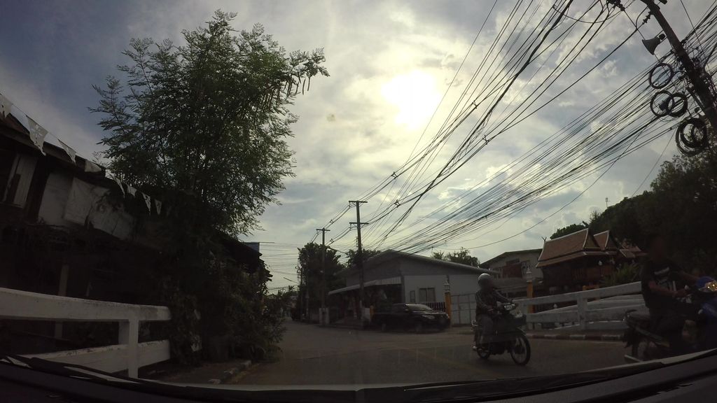 ภาพถนนตรงที่ ร้าน โคมยายคำ ตั้งอยู่ ถ่ายโดย kaart_3 พ.ศ. 2562 (2019) · A street-level view of where ร้าน โคมยายคำ · Ran Khomyaikham stands, by kaart_3 in 2562 (2019)