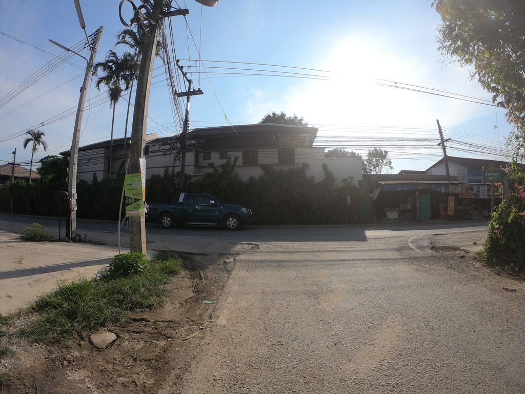 ภาพถนนตรงที่ ร้านหม่าล่าไฮเปอร์ and ตำยะใหญ่ ตั้งอยู่ ถ่ายโดย chanuwath_grab พ.ศ. 2562 (2019) · A street-level view of where ร้านหม่าล่าไฮเปอร์ and ตำยะใหญ่ stands, by chanuwath_grab in 2562 (2019)