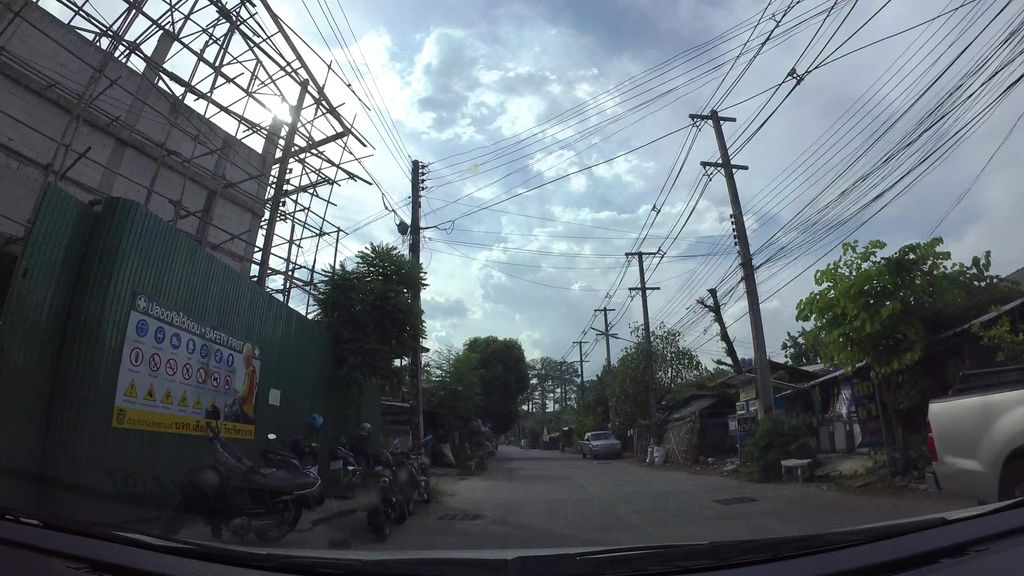 ภาพถนนตรงที่ บ้านณภัทร 2 ห้องพักรายเดือน เชียงใหม่ ใกล้ สนง.แขวงกาวิละ ตั้งอยู่ ถ่ายโดย kaart_3 พ.ศ. 2562 (2019) · A street-level view of where บ้านณภัทร 2 ห้องพักรายเดือน เชียงใหม่ ใกล้ สนง.แขวงกาวิละ · Ban Naphat 2 Hongphak Raiduean Chiang Mai Klai Sanong.khwaengkaola stands, by kaart_3 in 2562 (2019)