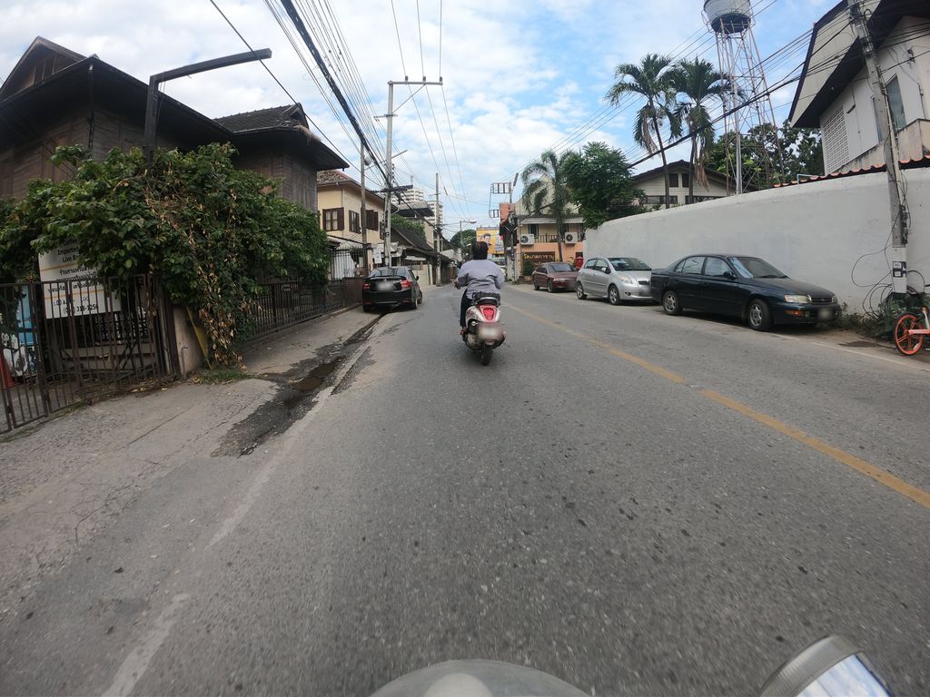 ภาพถนนตรงที่ wub motorcycle wash ตั้งอยู่ ถ่ายโดย chanuwath_grab พ.ศ. 2562 (2019) · A street-level view of where wub motorcycle wash stands, by chanuwath_grab in 2562 (2019)