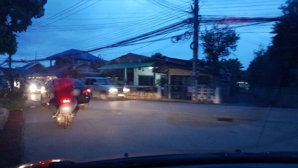 ภาพถนนตรงที่ Kha Bistro CNX (Myanmar Food Kitchen) ตั้งอยู่ ถ่ายโดย silamanee พ.ศ. 2561 (2018) · A street-level view of where Kha Bistro CNX (Myanmar Food Kitchen) stands, by silamanee in 2561 (2018)