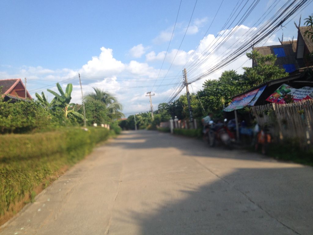 ภาพถนนตรงที่ ร้านลาบแพะขวาง ตั้งอยู่ ถ่ายโดย jimwatana พ.ศ. 2558 (2015) · A street-level view of where ร้านลาบแพะขวาง · Ran Lap Phaekhwang stands, by jimwatana in 2558 (2015)