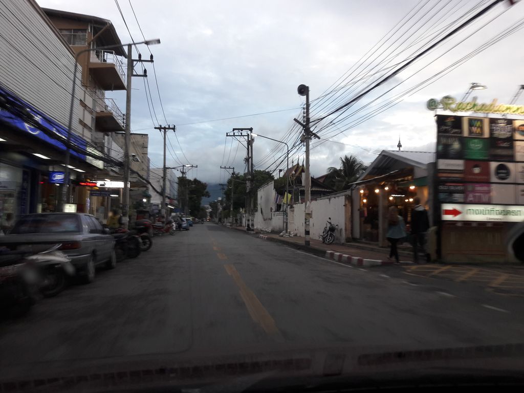 ภาพถนนตรงที่ Living Green Elephant Sanctuary Office ตั้งอยู่ ถ่ายโดย ratchaphat พ.ศ. 2561 (2018) · A street-level view of where Living Green Elephant Sanctuary Office stands, by ratchaphat in 2561 (2018)