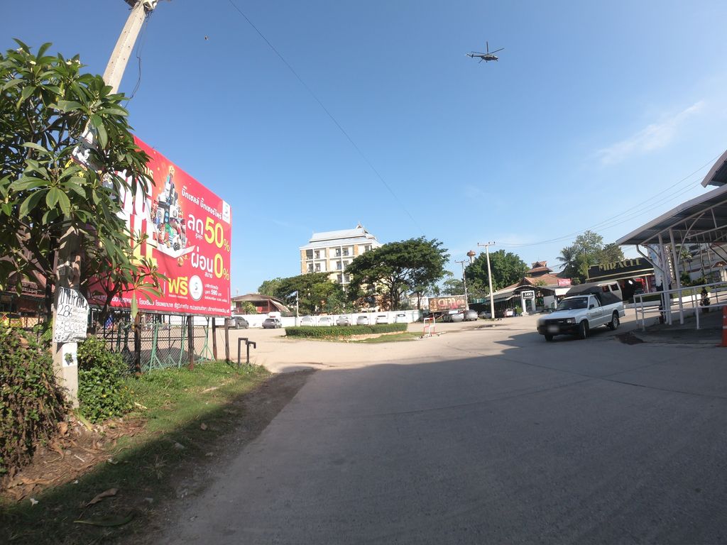 ภาพถนนตรงที่ Auto Detail Chiang Mai ตั้งอยู่ ถ่ายโดย chanuwath_grab พ.ศ. 2562 (2019) · A street-level view of where Auto Detail Chiang Mai stands, by chanuwath_grab in 2562 (2019)