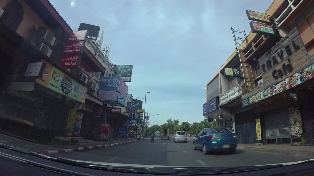 ภาพถนนตรงที่ Flying Tiger Cannabis Dispensary ตั้งอยู่ ถ่ายโดย kaart_3 พ.ศ. 2562 (2019) · A street-level view of where Flying Tiger Cannabis Dispensary stands, by kaart_3 in 2562 (2019)