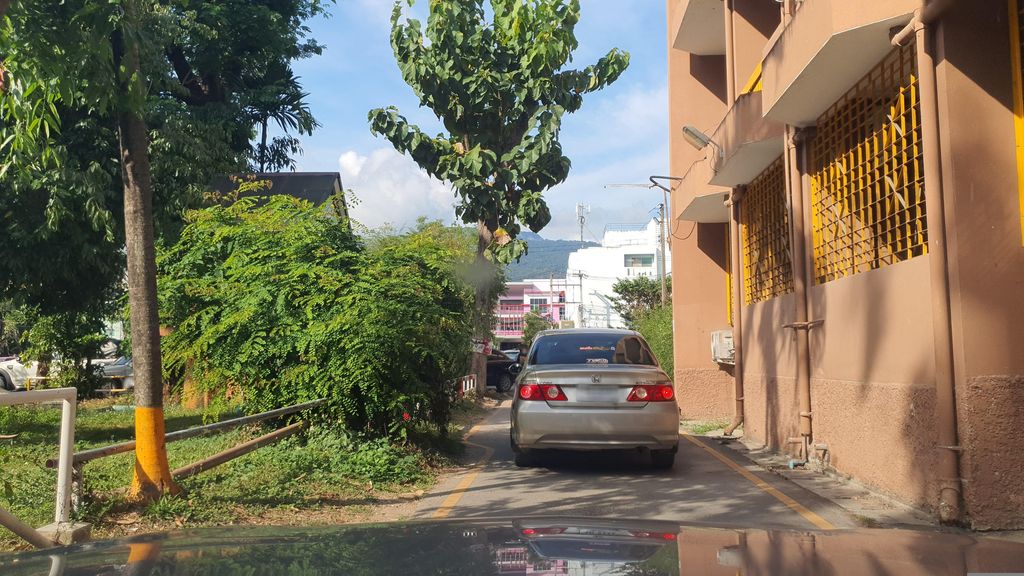 ภาพถนนตรงที่ Mri สาขาโรงพยาบาลนครพิงค์ ตั้งอยู่ ถ่ายโดย jrcarlsen พ.ศ. 2565 (2022) · A street-level view of where Mri สาขาโรงพยาบาลนครพิงค์ stands, by jrcarlsen in 2565 (2022)