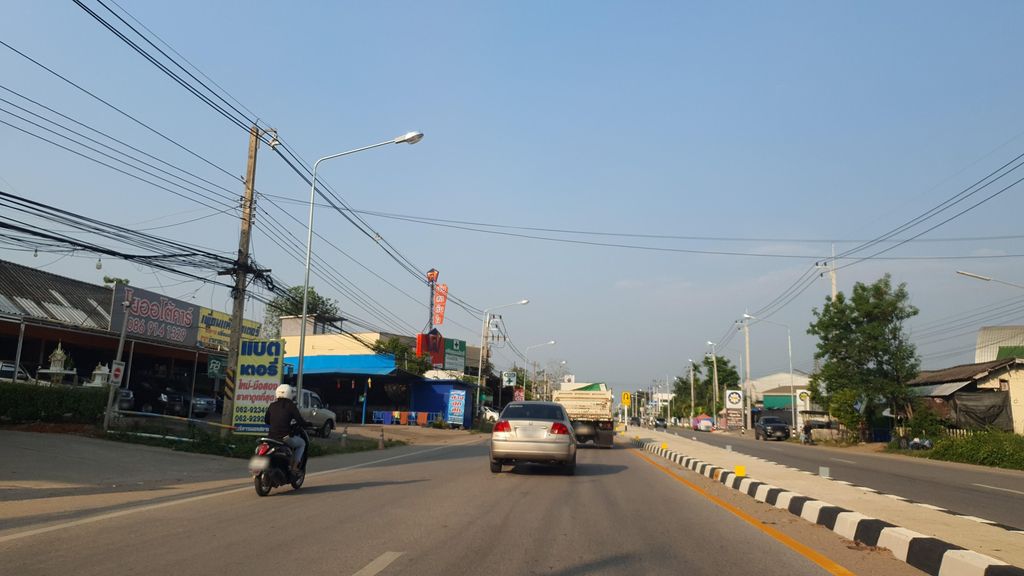 ภาพถนนตรงที่ ยามาฮ่า เจริญมอเตอร์ ตั้งอยู่ ถ่ายโดย jrcarlsen พ.ศ. 2565 (2022) · A street-level view of where ยามาฮ่า เจริญมอเตอร์ · Yamaha Charoen Motor stands, by jrcarlsen in 2565 (2022)