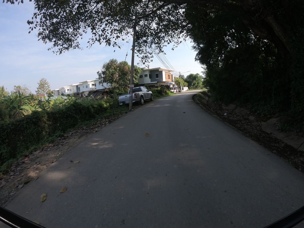 ภาพถนนตรงที่ Good View House ตั้งอยู่ ถ่ายโดย chanuwath_grab พ.ศ. 2562 (2019) · A street-level view of where Good View House stands, by chanuwath_grab in 2562 (2019)