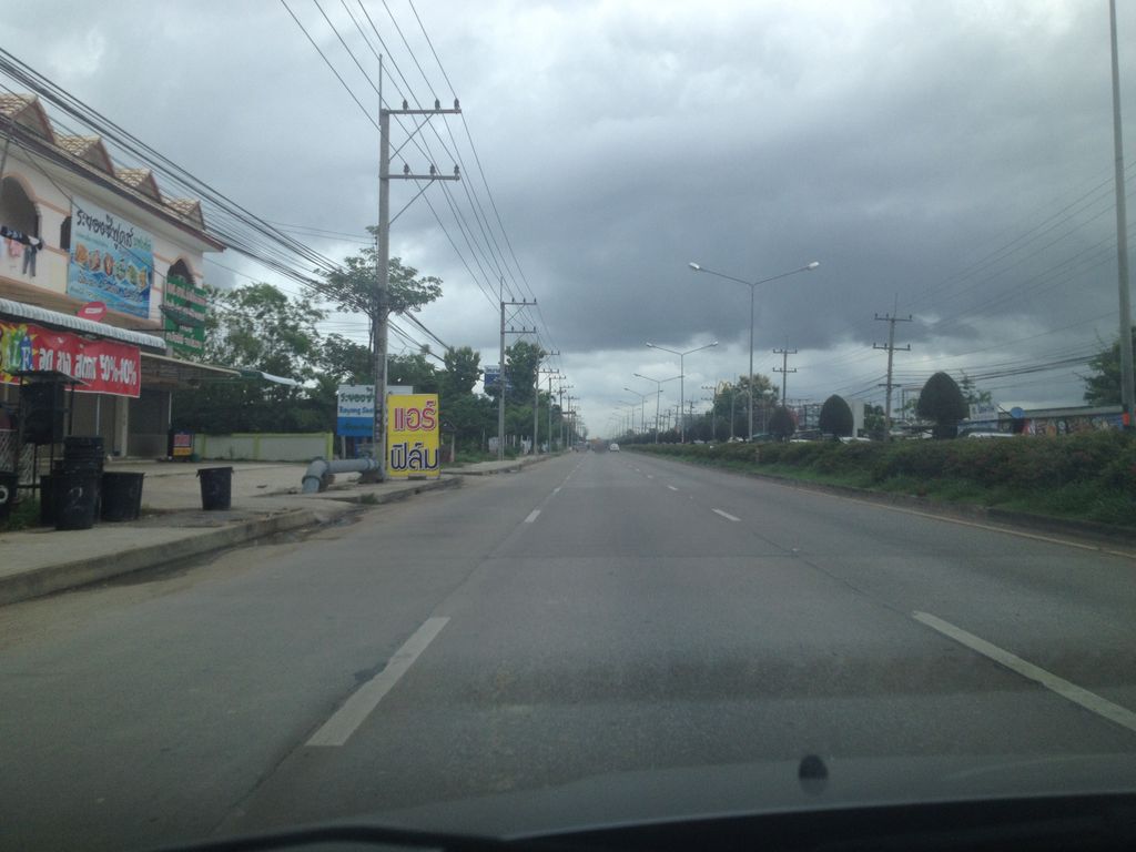 ภาพถนนตรงที่ จงเจริญ ข้าวมันไก่ - สาขาหางดง ตั้งอยู่ ถ่ายโดย jimwatana พ.ศ. 2558 (2015) · A street-level view of where จงเจริญ ข้าวมันไก่ - สาขาหางดง · Chongcherin Khao Man Kai - Sakha Hang Dong stands, by jimwatana in 2558 (2015)