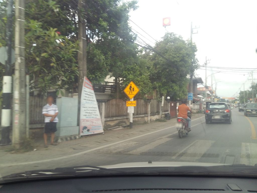 ภาพถนนตรงที่ มังกรคาร์แคร์ ตั้งอยู่ ถ่ายโดย noochjaree พ.ศ. 2561 (2018) · A street-level view of where มังกรคาร์แคร์ · Mangka Car Care stands, by noochjaree in 2561 (2018)