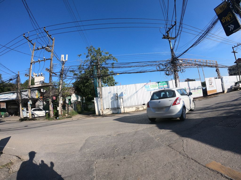 ภาพถนนตรงที่ Mani Mani Bakery มานี่ มานี่ ขนมปังญี่ปุ่น โฮมเมด อบสดใหม่ทุกวัน ตั้งอยู่ ถ่ายโดย chanuwath_grab พ.ศ. 2562 (2019) · A street-level view of where Mani Mani Bakery มานี่ มานี่ ขนมปังญี่ปุ่น โฮมเมด อบสดใหม่ทุกวัน stands, by chanuwath_grab in 2562 (2019)