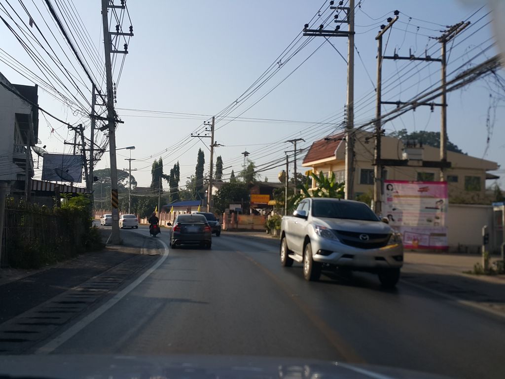ภาพถนนตรงที่ Ours Coffee ตั้งอยู่ ถ่ายโดย jrcarlsen พ.ศ. 2558 (2015) · A street-level view of where Ours Coffee stands, by jrcarlsen in 2558 (2015)