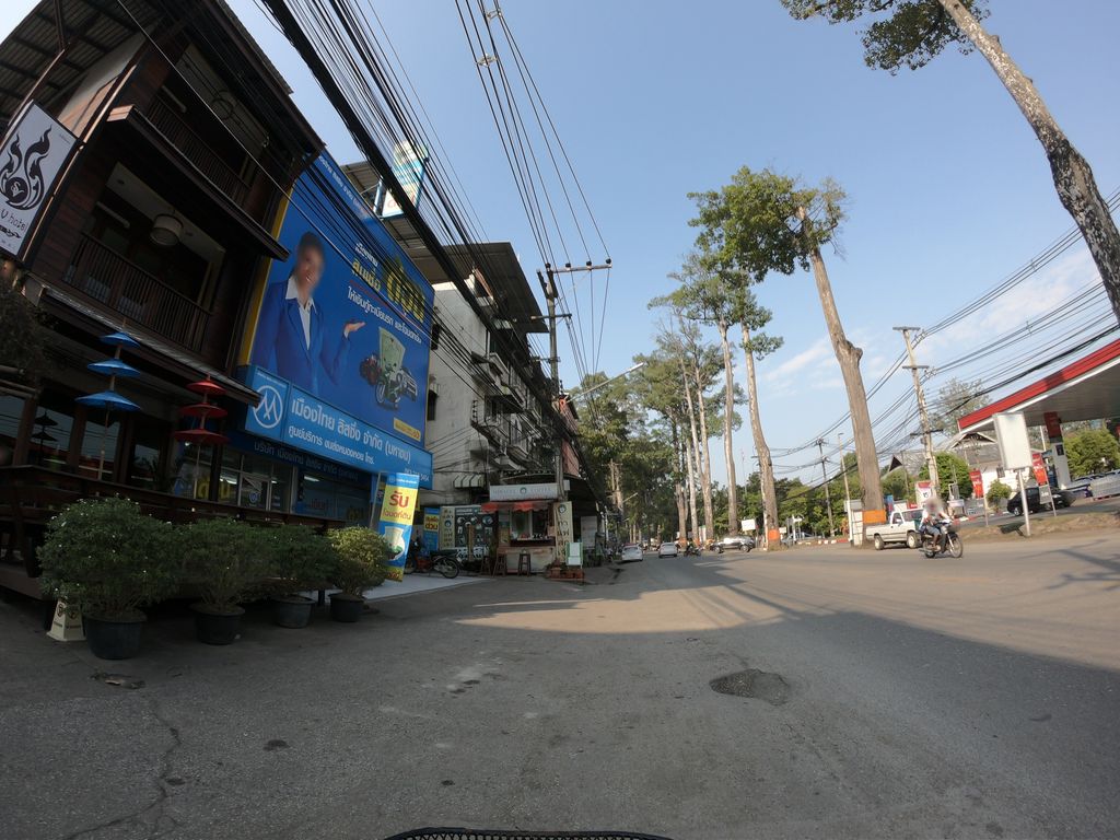 ภาพถนนตรงที่ Sunny V Hotel Chiang Mai ตั้งอยู่ ถ่ายโดย chanuwath_grab พ.ศ. 2562 (2019) · A street-level view of where Sunny V Hotel Chiang Mai stands, by chanuwath_grab in 2562 (2019)