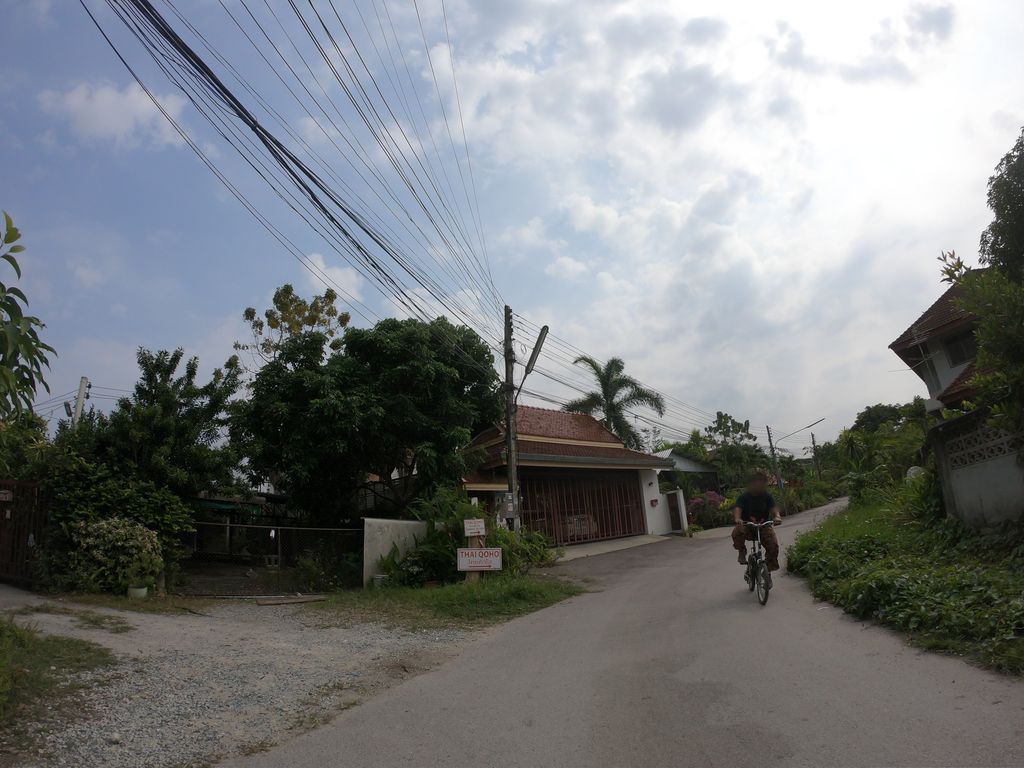 ภาพถนนตรงที่ นันทารามบ้านปอนเด้อ ตั้งอยู่ ถ่ายโดย chanuwath_grab พ.ศ. 2562 (2019) · A street-level view of where นันทารามบ้านปอนเด้อ · Nantharam Ban Pon Doe stands, by chanuwath_grab in 2562 (2019)