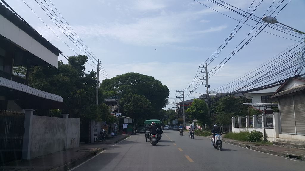 ภาพถนนตรงที่ โรงแรมอัลฟารูคส์ ตั้งอยู่ ถ่ายโดย jrcarlsen พ.ศ. 2559 (2016) · A street-level view of where โรงแรมอัลฟารูคส์ · Anfa Ruk Hotel stands, by jrcarlsen in 2559 (2016)