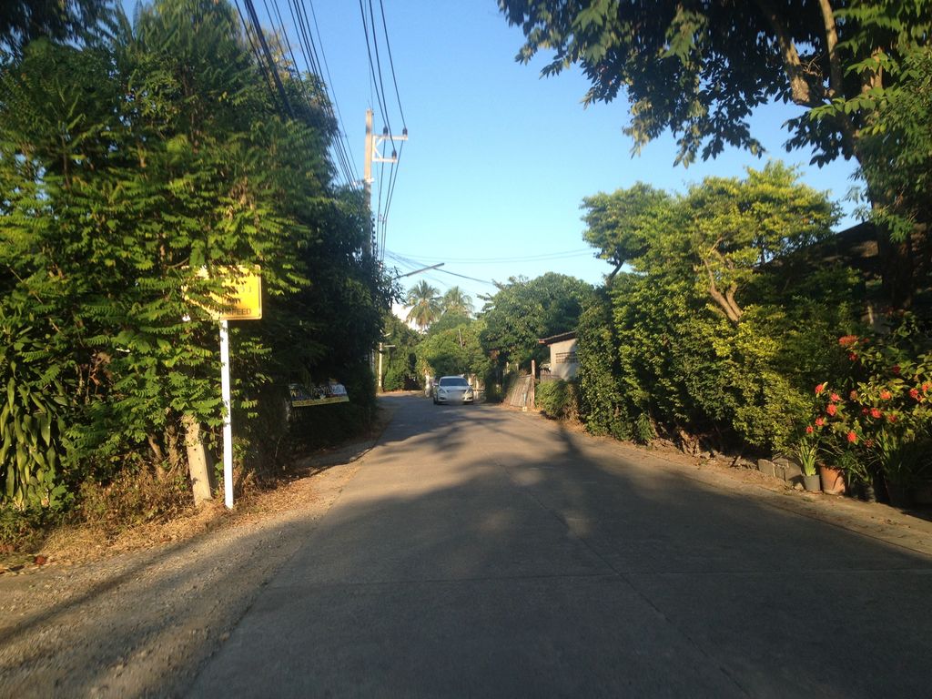ภาพถนนตรงที่ Cm Snooker ตั้งอยู่ ถ่ายโดย jimwatana พ.ศ. 2558 (2015) · A street-level view of where Cm Snooker stands, by jimwatana in 2558 (2015)