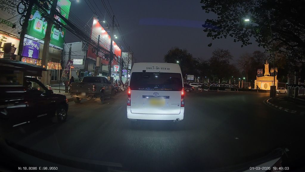 ภาพถนนตรงที่ Chiang Mai University Night Market ตั้งอยู่ ถ่ายโดย ThailandCambodia พ.ศ. 2569 (2026) · A street-level view of where Chiang Mai University Night Market stands, by ThailandCambodia in 2569 (2026)