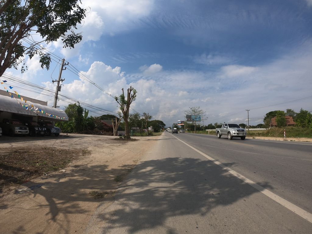 ภาพถนนตรงที่ รถบ้าน ดีดี เชียงใหม่ ตั้งอยู่ ถ่ายโดย chanuwath_grab พ.ศ. 2562 (2019) · A street-level view of where รถบ้าน ดีดี เชียงใหม่ · Rotban Didi Chiang Mai stands, by chanuwath_grab in 2562 (2019)