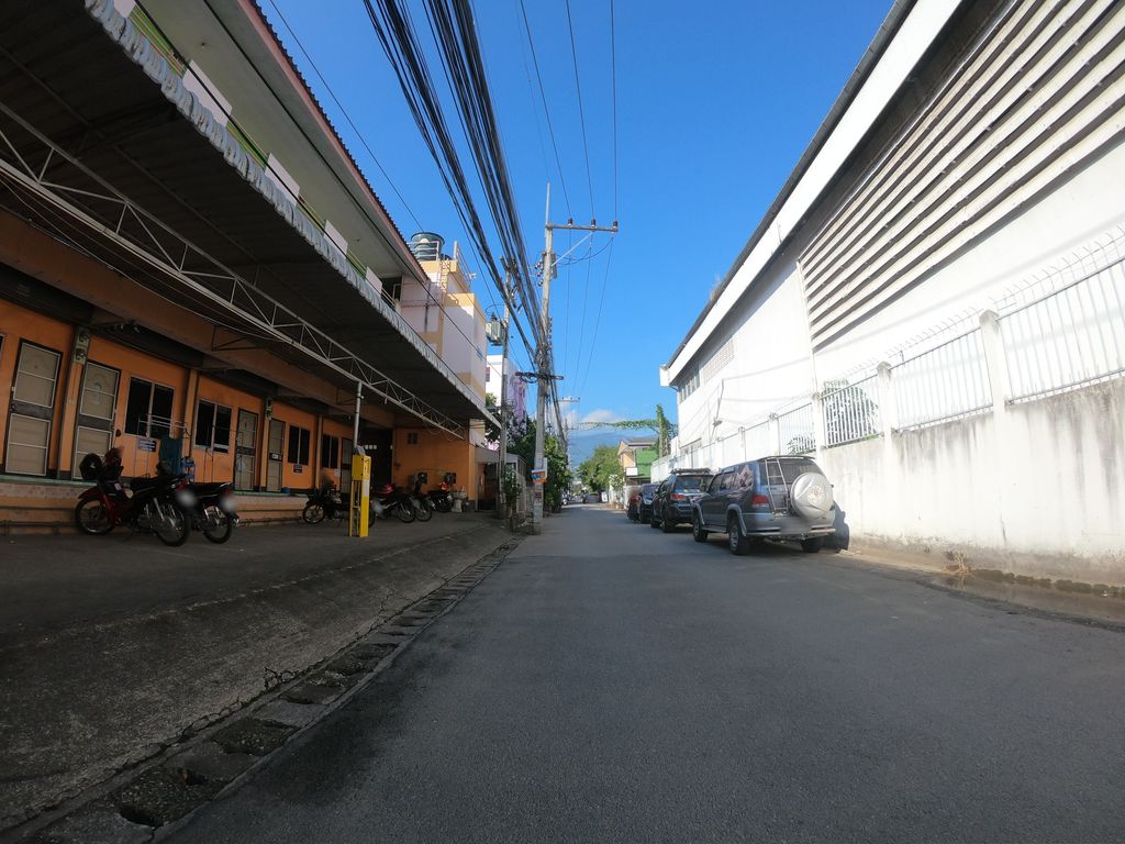 ภาพถนนตรงที่ ประสงค์แมนชั่น ตั้งอยู่ ถ่ายโดย chanuwath_grab พ.ศ. 2562 (2019) · A street-level view of where ประสงค์แมนชั่น · Prasong Mansion stands, by chanuwath_grab in 2562 (2019)