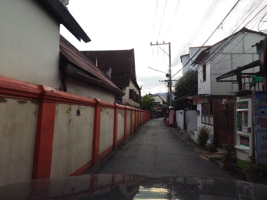 ภาพถนนตรงที่ Taywin siamyout ตั้งอยู่ ถ่ายโดย hantms พ.ศ. 2558 (2015) · A street-level view of where Taywin siamyout stands, by hantms in 2558 (2015)