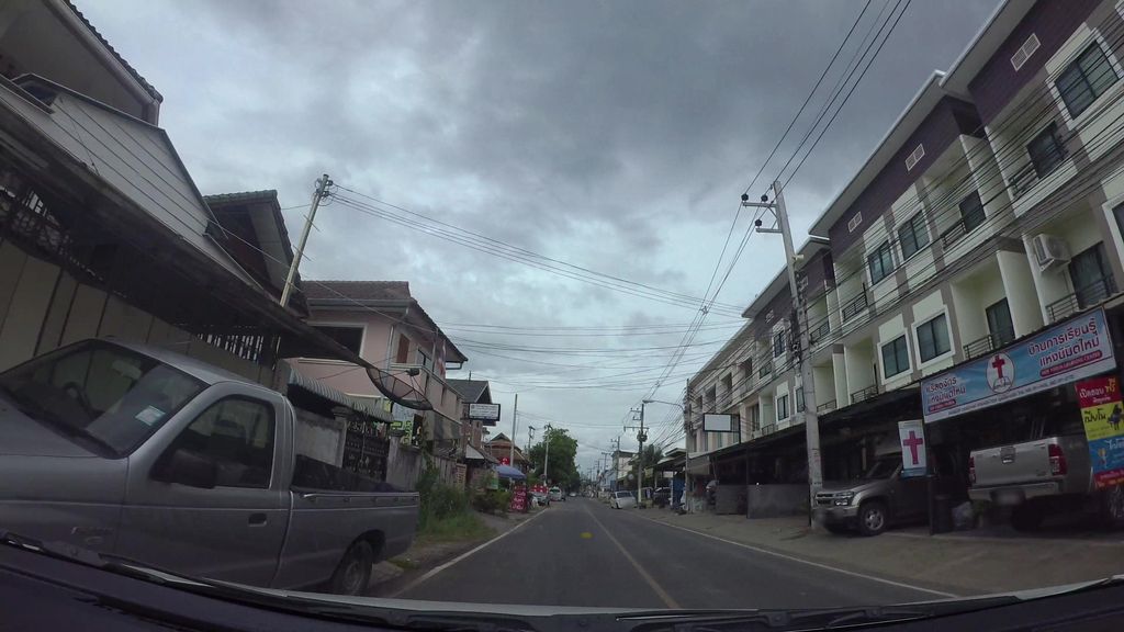ภาพถนนตรงที่ Reya lashes Cnx ตั้งอยู่ ถ่ายโดย kaart_3 พ.ศ. 2562 (2019) · A street-level view of where Reya lashes Cnx stands, by kaart_3 in 2562 (2019)